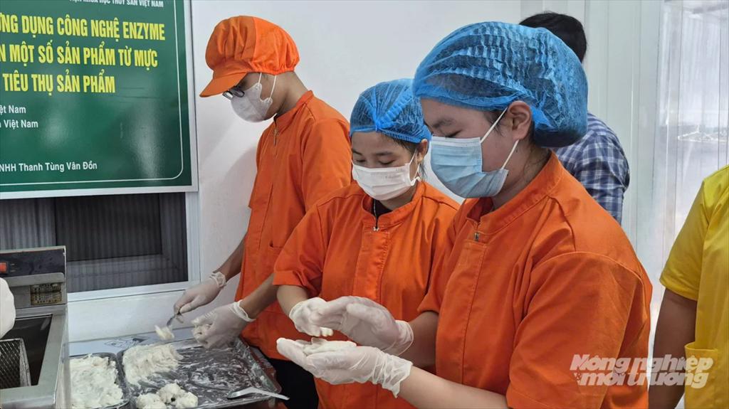 Thanh Tùng Vân Đồn ứng dụng công nghệ enzyme vào chế biến thủy sản