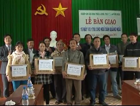 VASEP tặng máy VX 1700 cho ngư dân