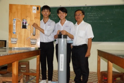 Học trò chế tạo hệ thống xử lý nước nuôi thủy sản