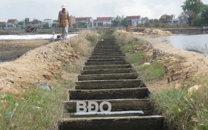 Cơ sở hạ tầng các vùng nuôi tôm: Cần được đầu tư đúng mức