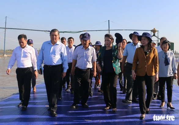 Chủ tịch Quốc hội thăm vùng nuôi cá tra công nghệ cao lớn nhất An Giang