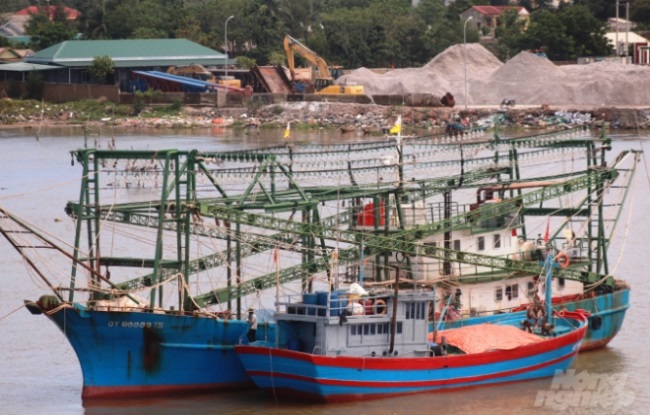 Tập huấn ghi nhật ký khai thác thủy sản điện tử cho 125 ngư dân