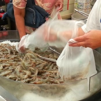 Mỹ: Chuỗi cửa hàng tăng doanh số bán tôm kỳ nghỉ lễ