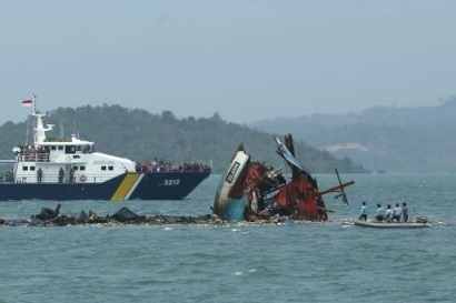 Indonesia phá hủy 81 tàu nước ngoài khai thác bất hợp pháp