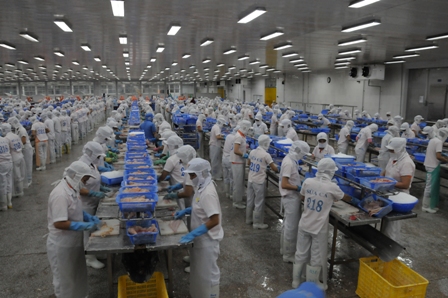 VINH HOAN CORP: Quy chế dân chủ cơ sở gắn với thi đua lao động sản xuất