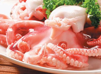 Seafood processors keep to face shortage of raw materials