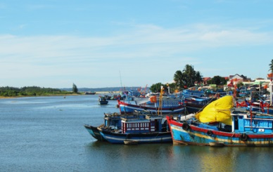Vietnam developing more offshore fishing boats