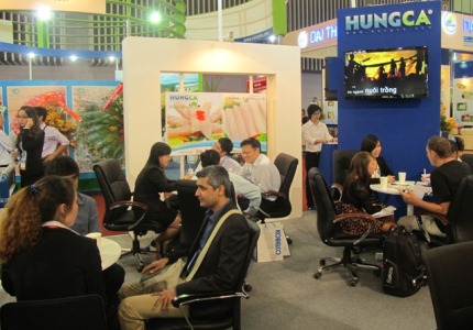 HungCa’s booths at VIETFISH 2012 attracted about 110 visitors