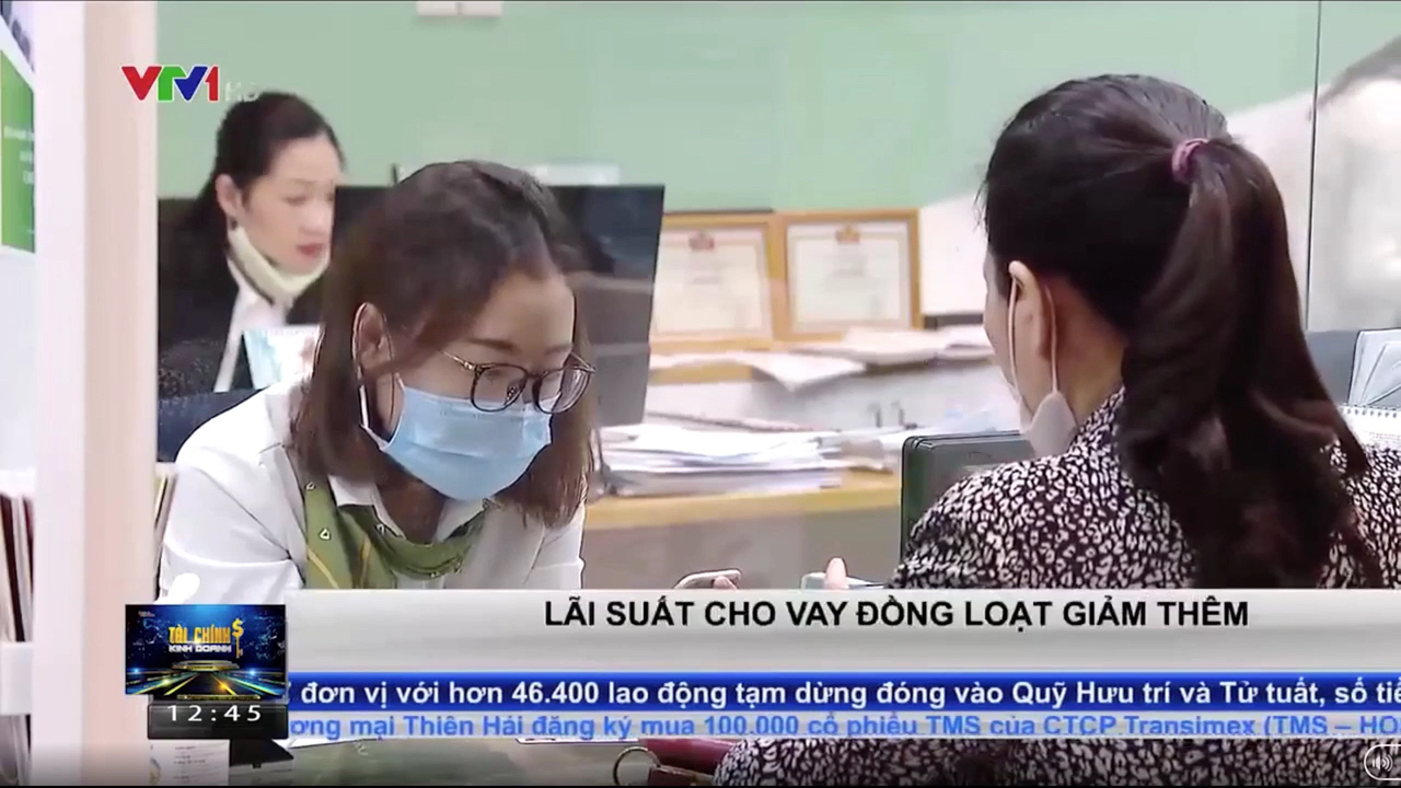 Lãi suất cho vay đồng loạt giảm thêm